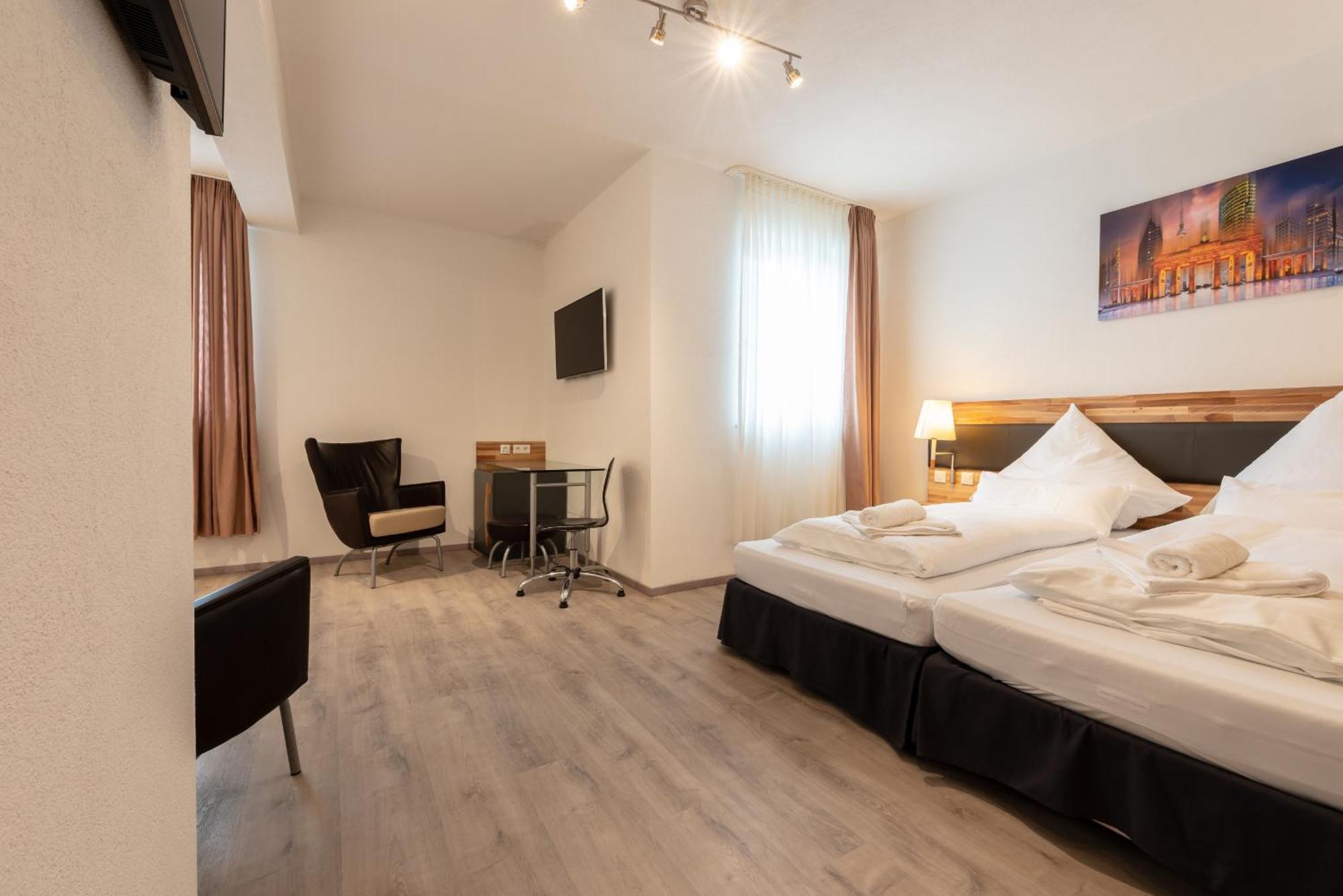 Hotel In Laisen Ройтлінген Номер фото