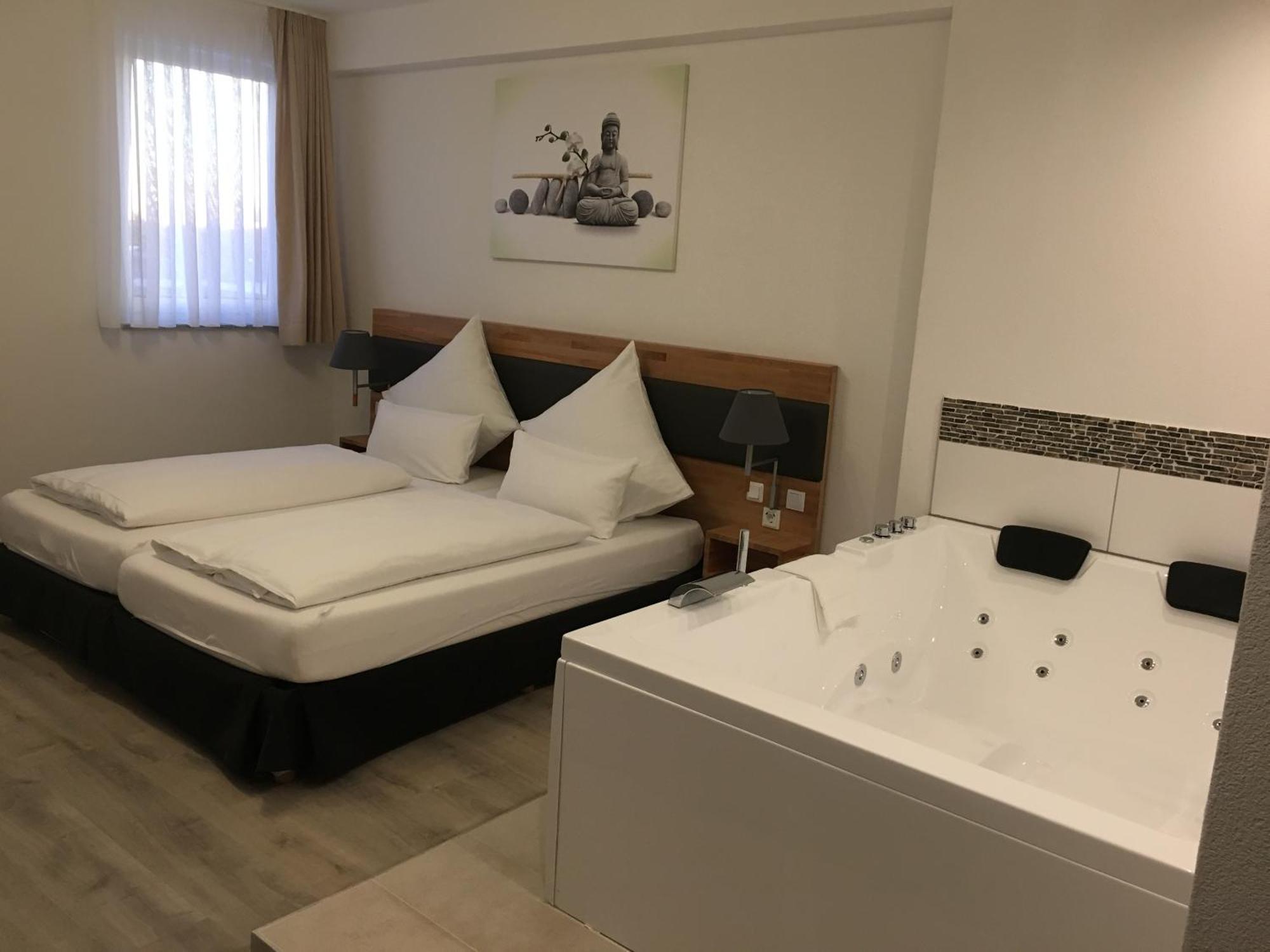 Hotel In Laisen Ройтлінген Номер фото